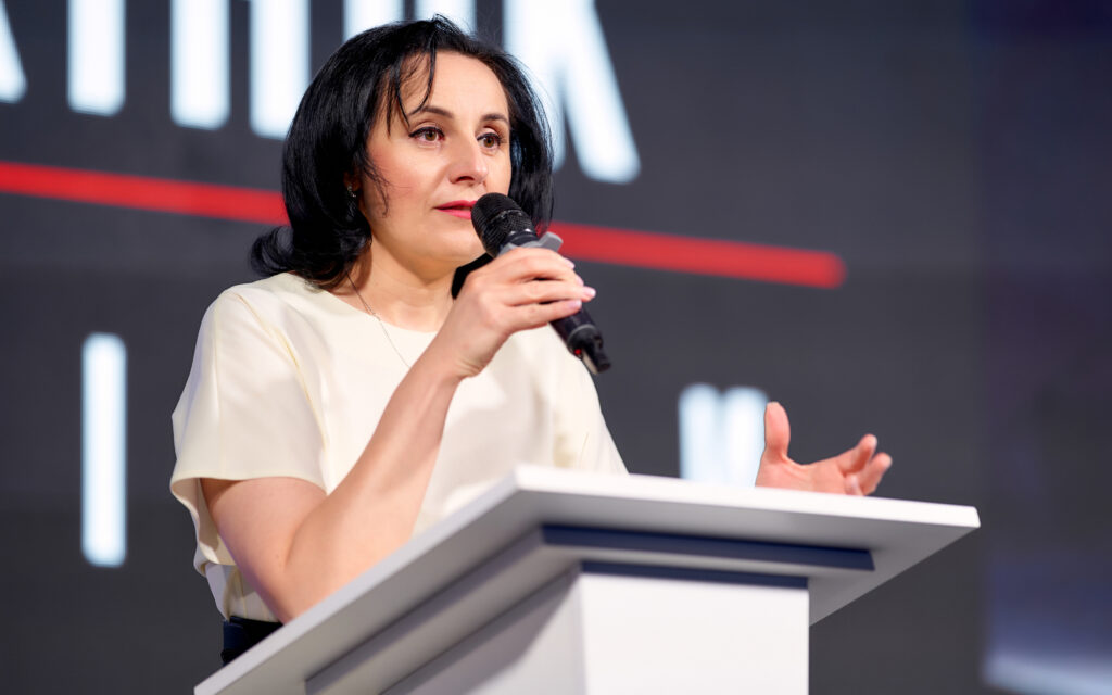 WOMEN LEADERSHIP IN WARTIME