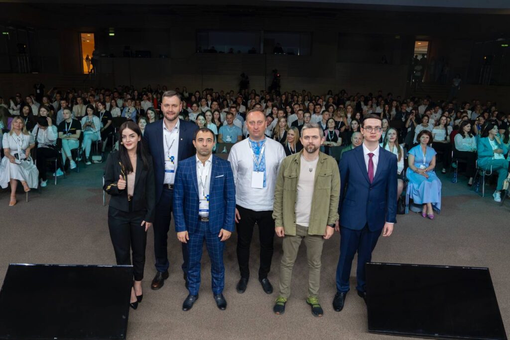 STATEBUILDER: YOUTH IN THE RECONSTRUCTION OF THE STATE