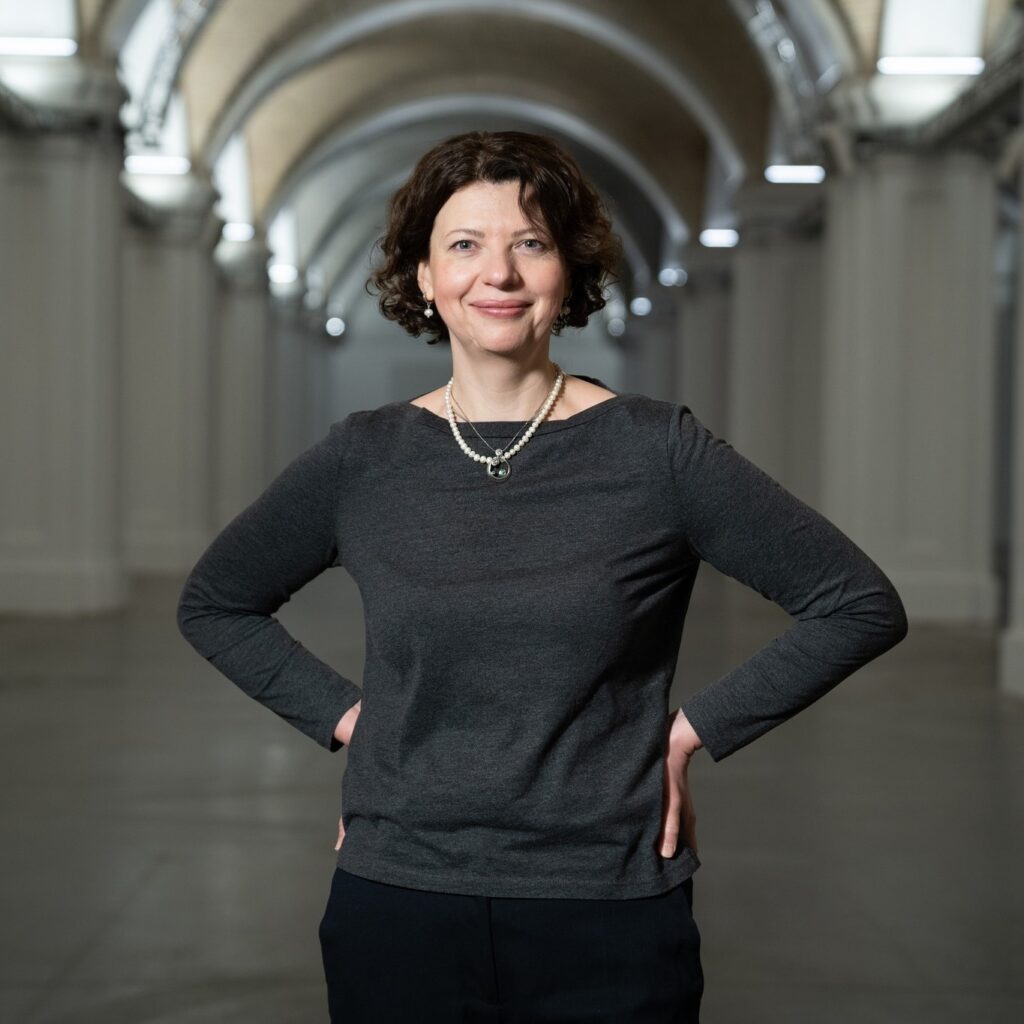 Яким було культурне життя України в 1990-2000 роках: художники і письменники